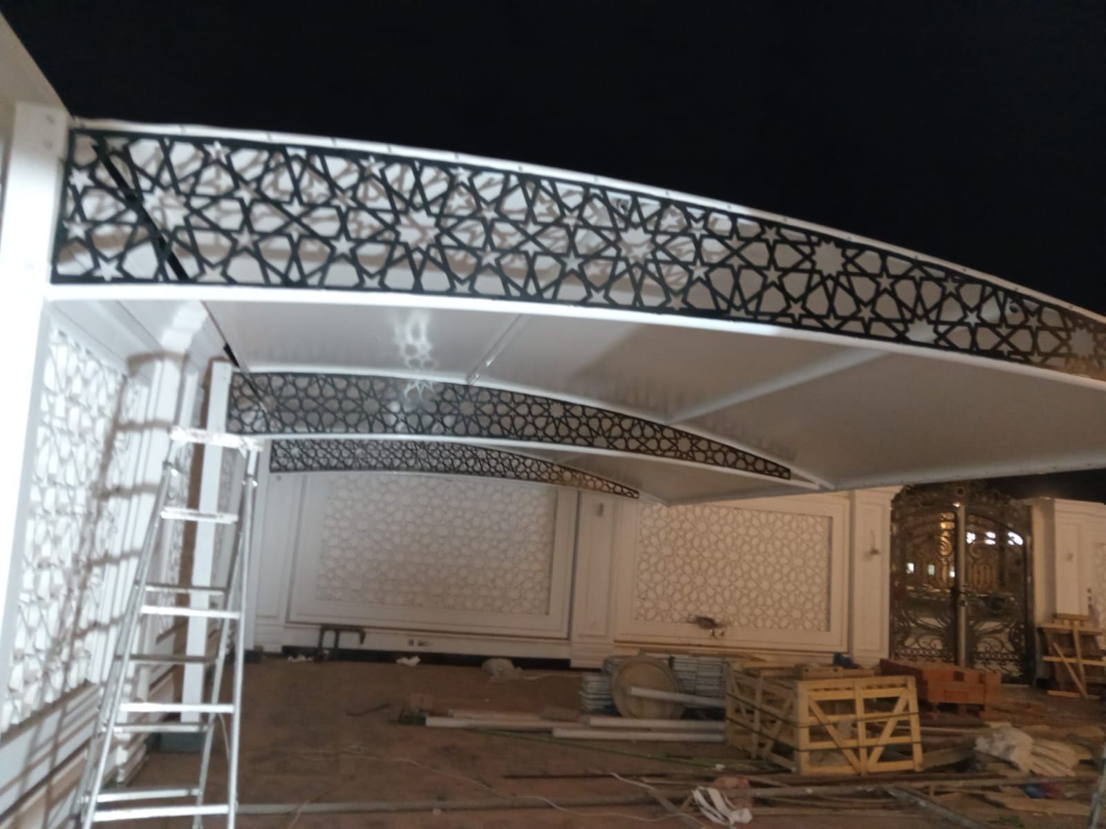 مظلة سيارات