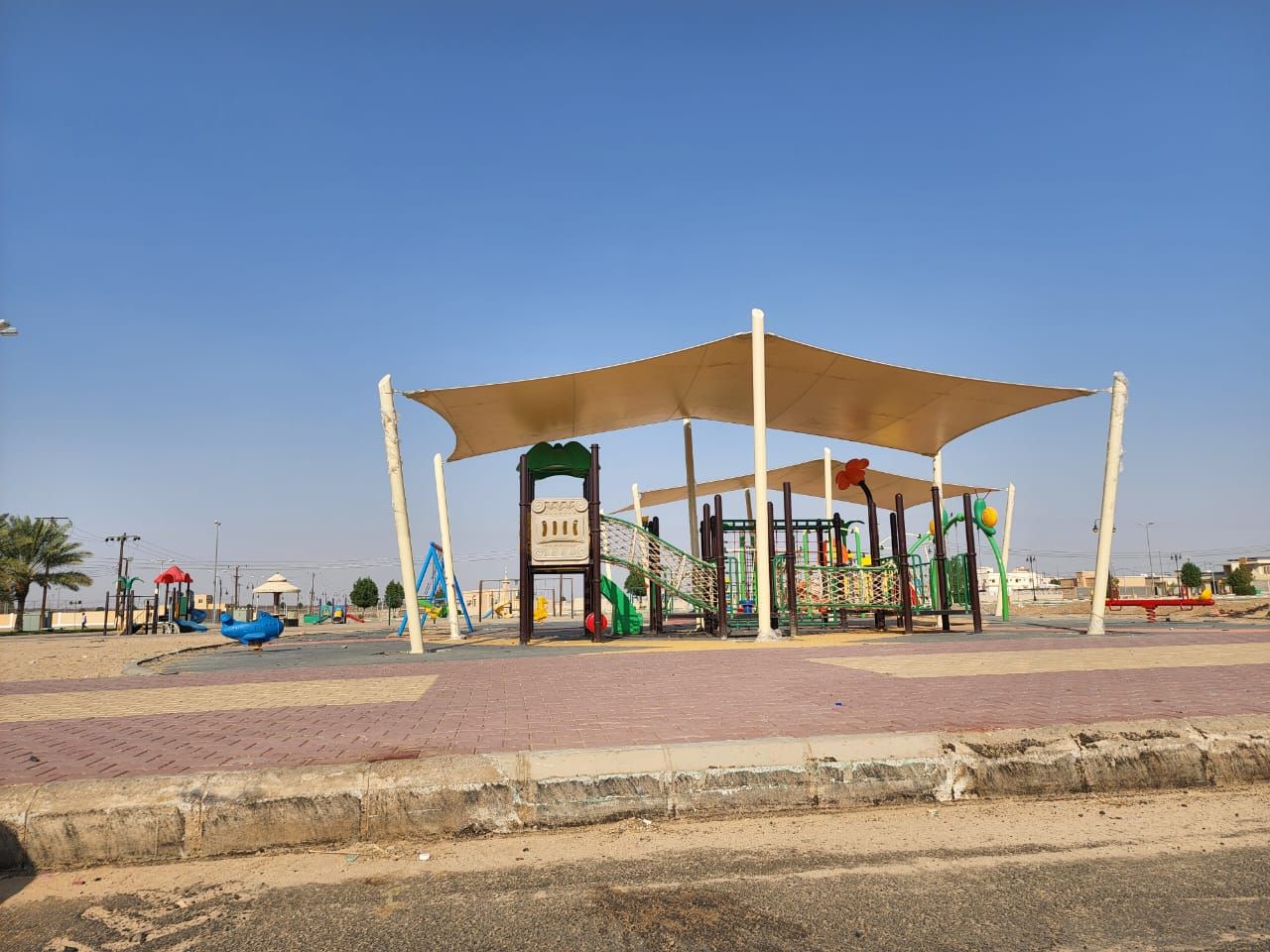 حداد مظلات سواتر