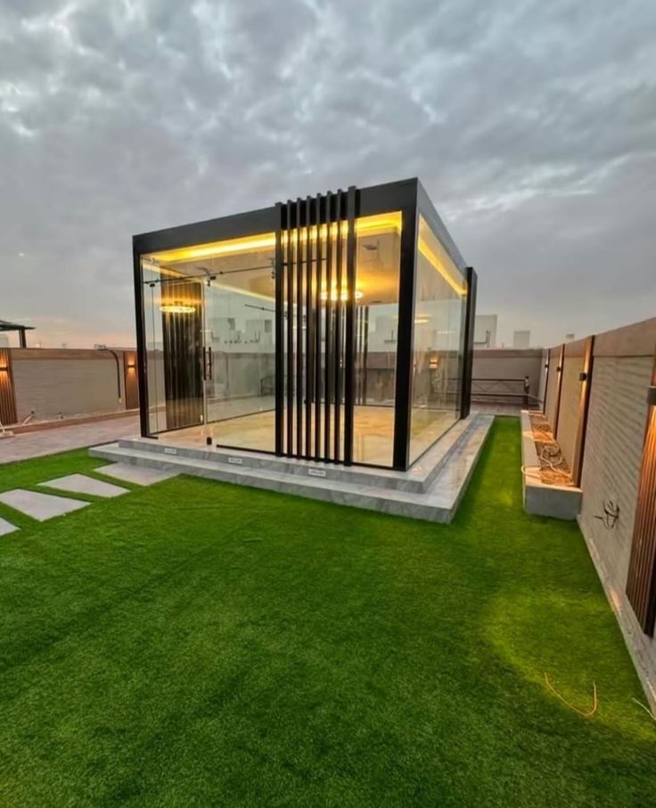 بناء ملاحق