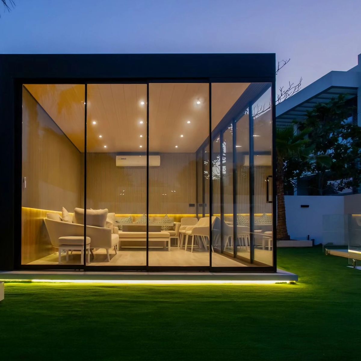 مجالس خارجية