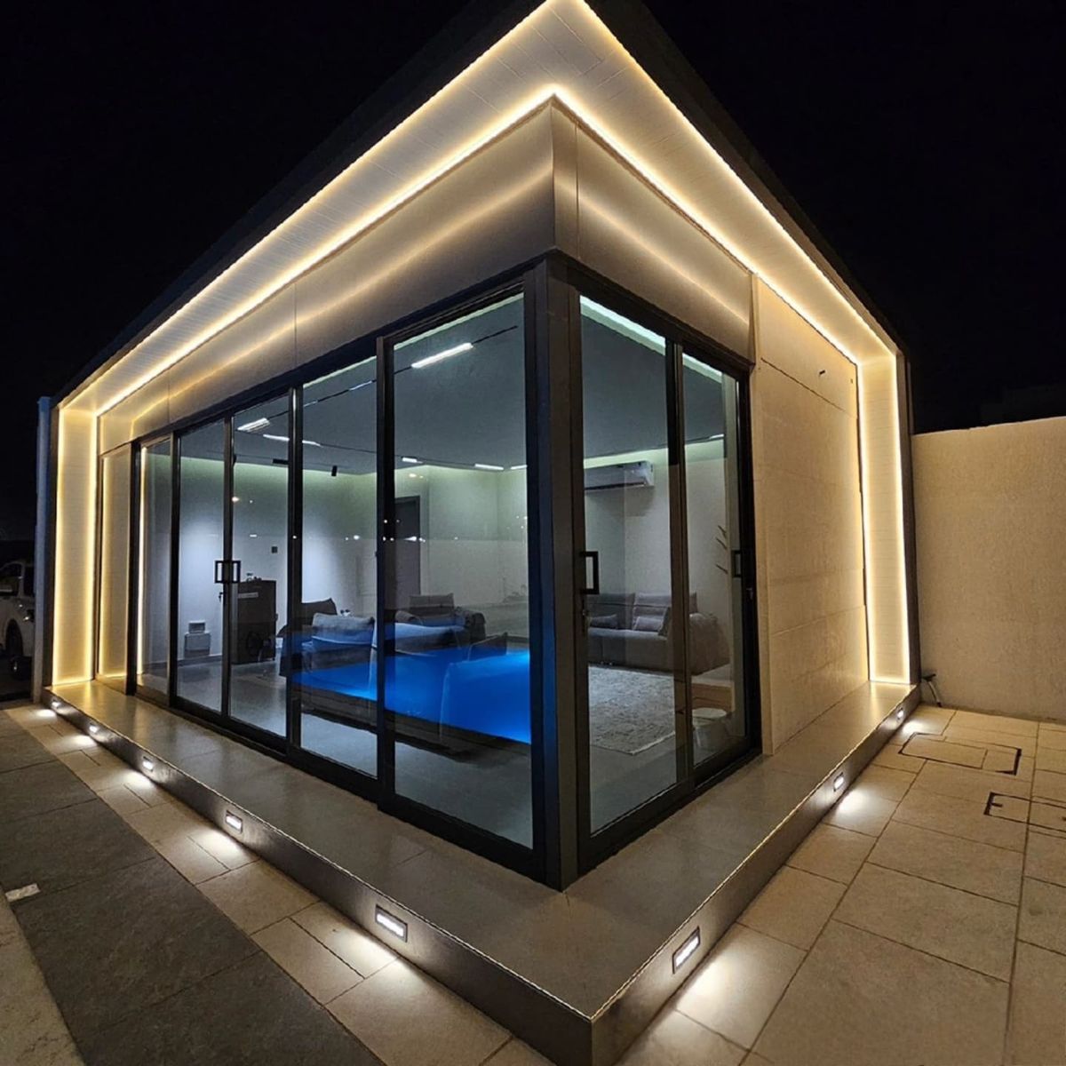 مقاول بناء ملاحق