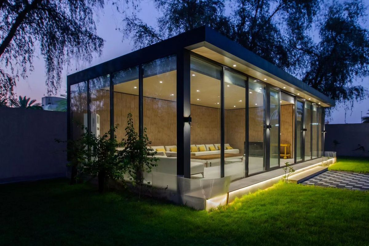 مقاول بناء ملاحق