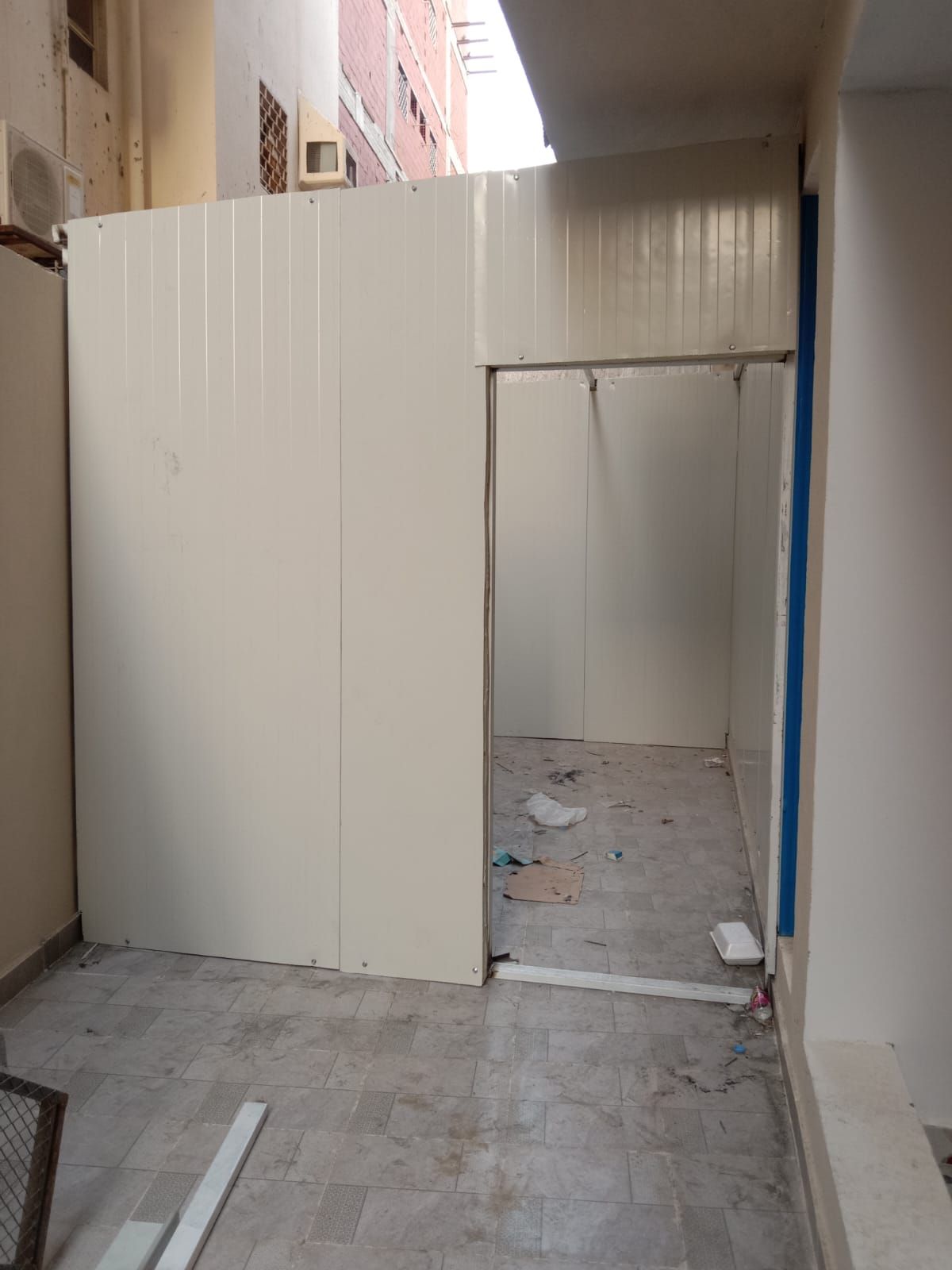 غرف الساندوتش بانل