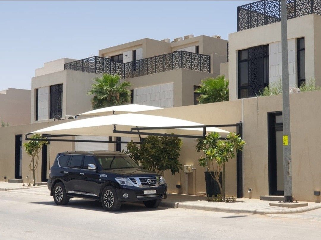 مظلات المطر