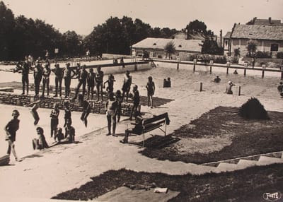 A strand és uszoda története image