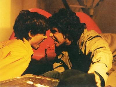 L’Orient-le-jour
3 Décembre 1997
Aline GEMAYEL

À L’ATELIER DU MONOT, UNE MISE EN SCÈNE DE MICHEL JABRE

« ELLE, EN L’ABSENCE DE L’AMOUR ET DE LA MORT »:
UNE