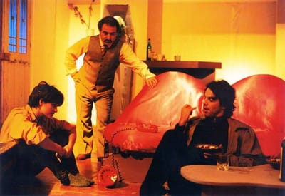 Femme – Mars 1998
Maya TRAD

Dans l’intimité de l’atelier du Théâtre Monnot, une femme met son âme à nu devant le public.