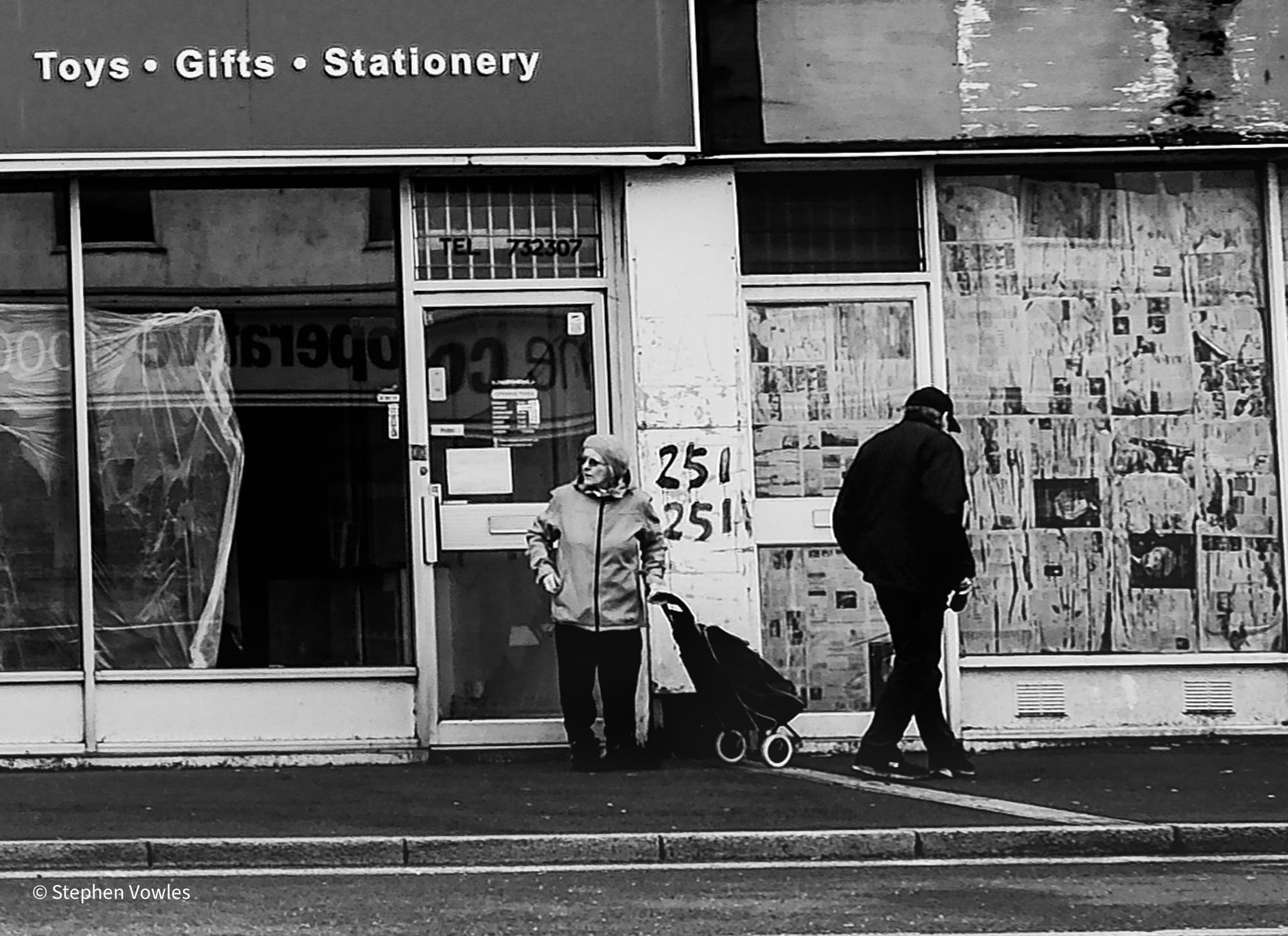 Are, Bure, Boke (grainy, blurry, out-of-focus)