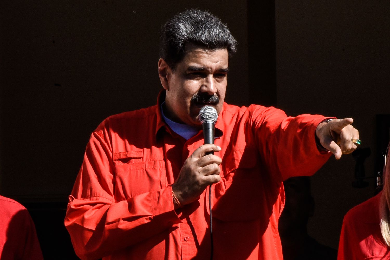 MADURO NEGOCIA A ENTREGA DE JUAN GUAIDO ,,A CADEIA LO ESPERA