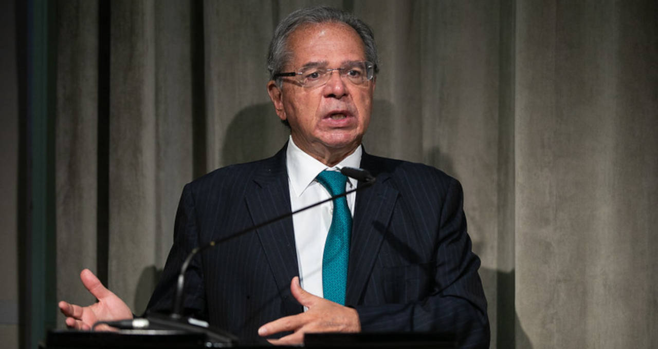 DEPOIS DE ASSALTAR O PAIS PAULO GUEDES SE LIVRA DO ROUBO ,,DE ATIVOS