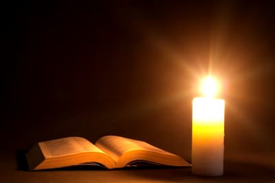 سِفِر الأحبار - الفصل الحادي والعشرون - ٤ - شريعة القداسة - للفصل الحادي والعشرون هو قداسة الكهنوت - أ - الكهنة - الآيات الأولى حتَّى التاسعة