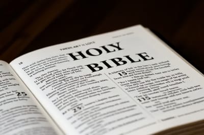 سِفِر تثنية الإشتراع - الفصل العاشر - عنوان المقطع اللوحان الجديدان - الآيات الأولى حتَّى الخامسة