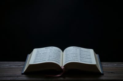 سِفِر تثنية الإشتراع - الفصل العاشر - عنوان المقطع خِتان القلب - الآيات الرابعة عشر حتَّى الثانية والعشرون