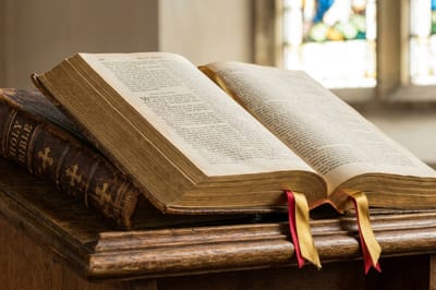 سِفِر صموئيل الأول - الفصل الثاني والعشرون - ٣ - داود رئيس عصابة - عنوان المقطع مقتل كهنة نوب - الآيات السادسة حتَّى العاشرة