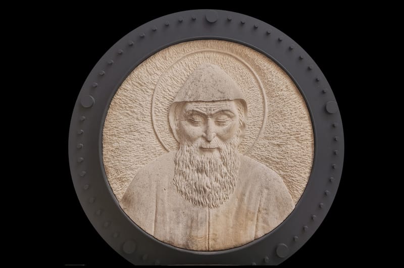 أعجوبة جديدة !!! - الملفّ الطُبّي الَّذي أُغلِقَ بأمرٍ إلهيّ ! - - صرخَةٌ إلى مار شربل… ورَدٌّ فَوريٌّ مِنَ السَّماء !