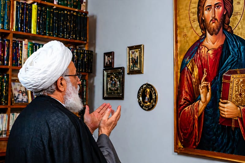 بالفيديو : شيخ من منظومة الحرس الثوري الإيراني يعتنق المسيحية - - إليكم تفاصيل ! thumbnail