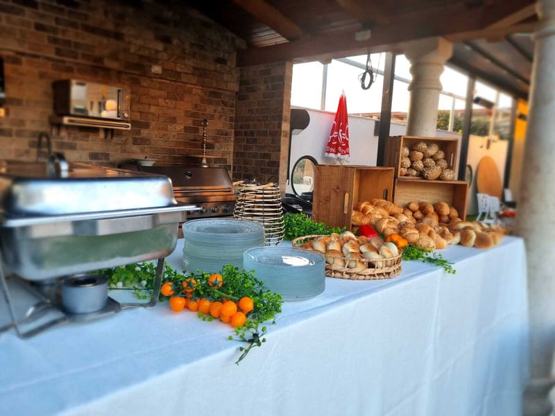 קייטרינג על האש כשר למהדרין: חגיגת בשרים אמיתית בטעם של בית