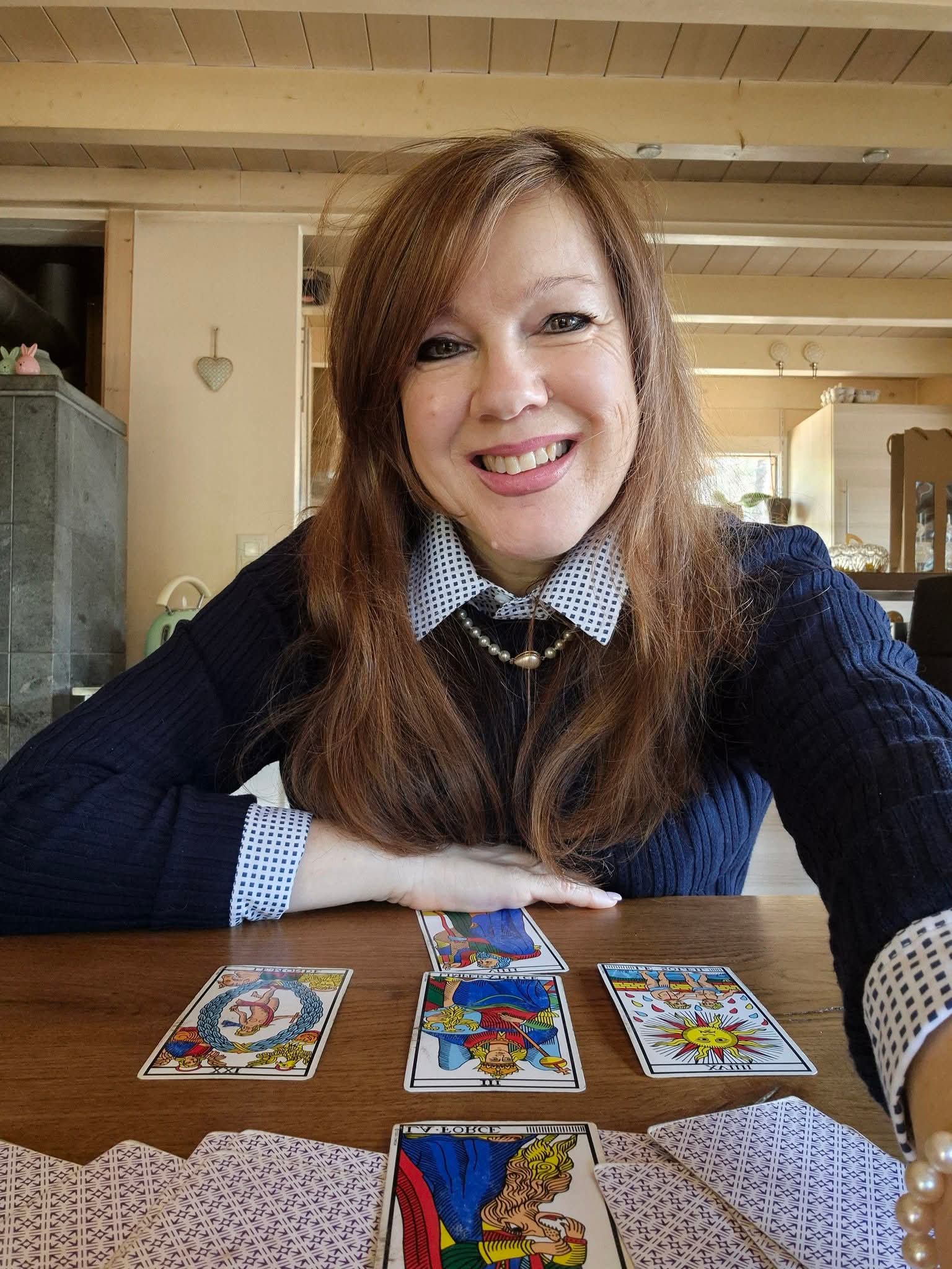 Tirage du 1.4.2026 : magnifiques Énergies. Le côté Séduction ressort beaucoup. Attraction, partage. Haut les cœurs ! Ne vous repliez pas sur Vous même. Professionnel : vous bénéficiez d un support certain. Belle réussite en perspective ! Vous rayonnez. 
Titre - Synchronicites à écouter sur votre plate-forme préférée : Ti Sento... Matia Bazar : je te sens... oui, Love is all arond...