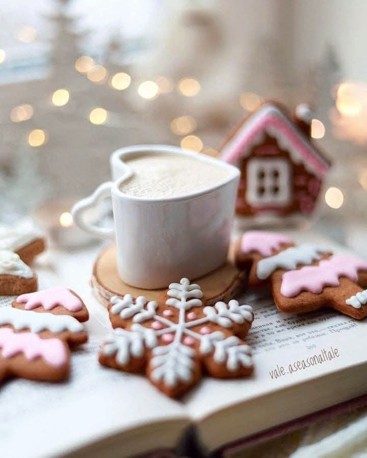 Titre du jour : ici, nous parlons synchronicite. En écoutant ce titre, vous y trouverez certainement un souvenir, un signe, un sens, un mot, d une grande importance. ❤️ She - Elvis Costello ❤️. Tapez ce titre via la plate-forme de votre choix.