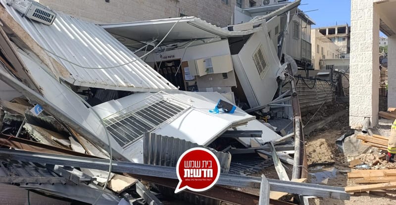 דרמה בעיר: מבנה קראוון של כיתת תלמידות קרס - 4 ילדות נפצעו