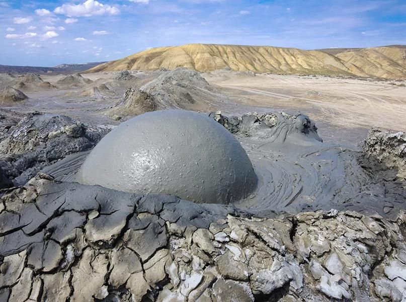 بركان الطين في غوبوستان (Gobustan Mud Volcano)