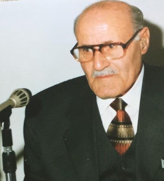الاديب سعيد أحمد ابو شاهين في سطور