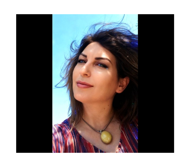 أُمّي ربيعٌ - الشاعرة الاستاذة سناء شجاع