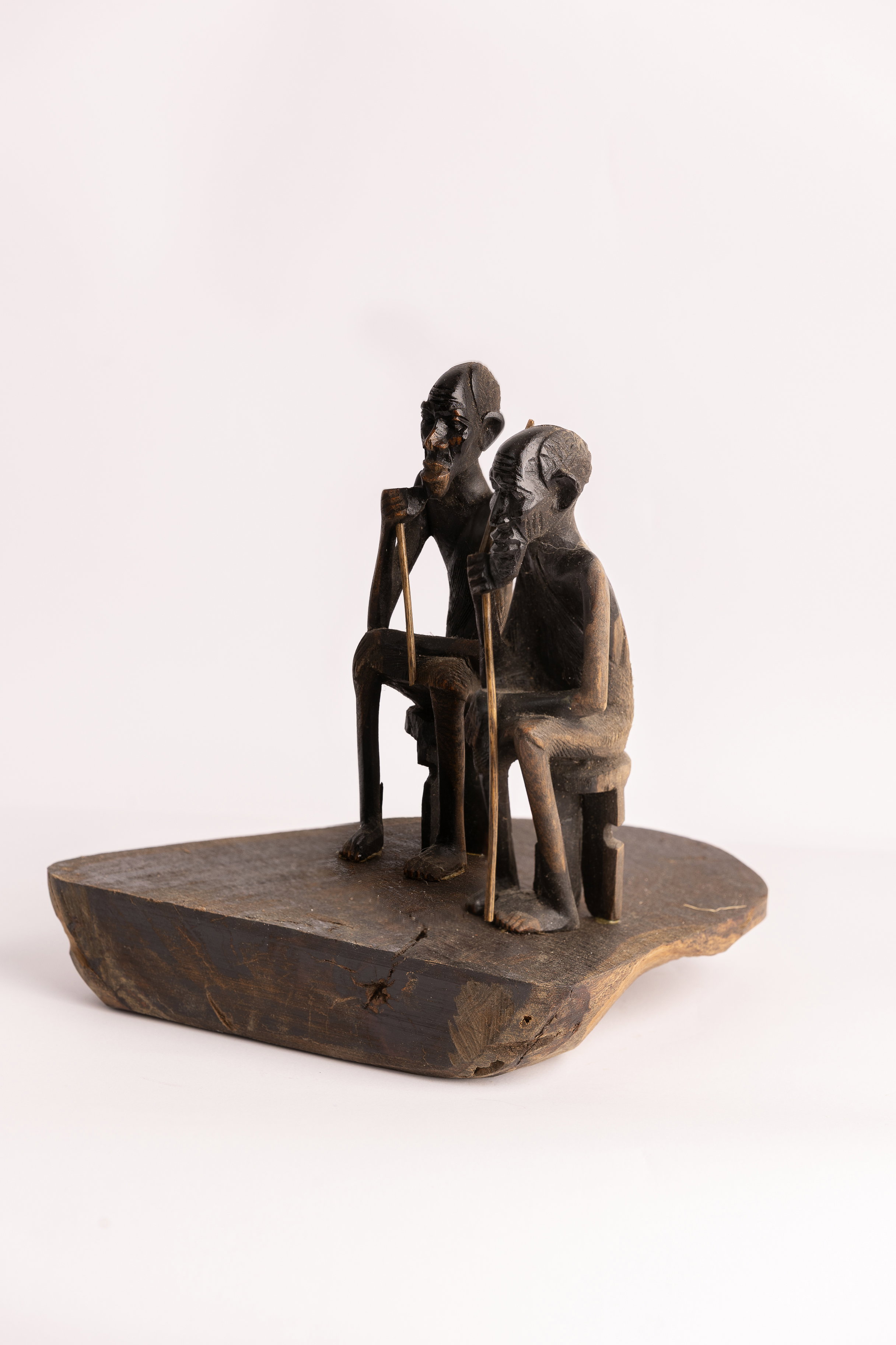 Photographing sculptures in tap/wood