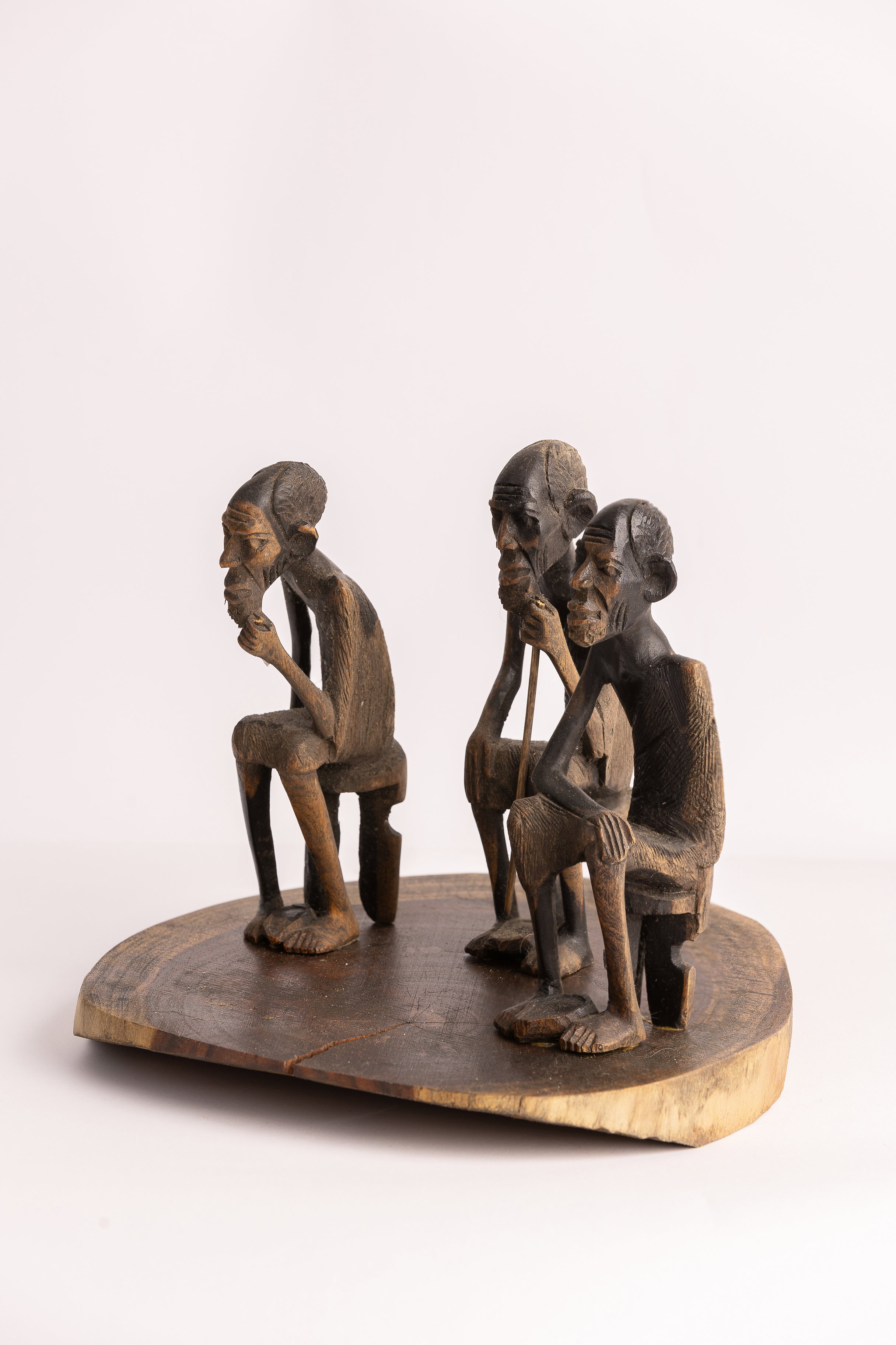 Photographing sculptures in tap/wood