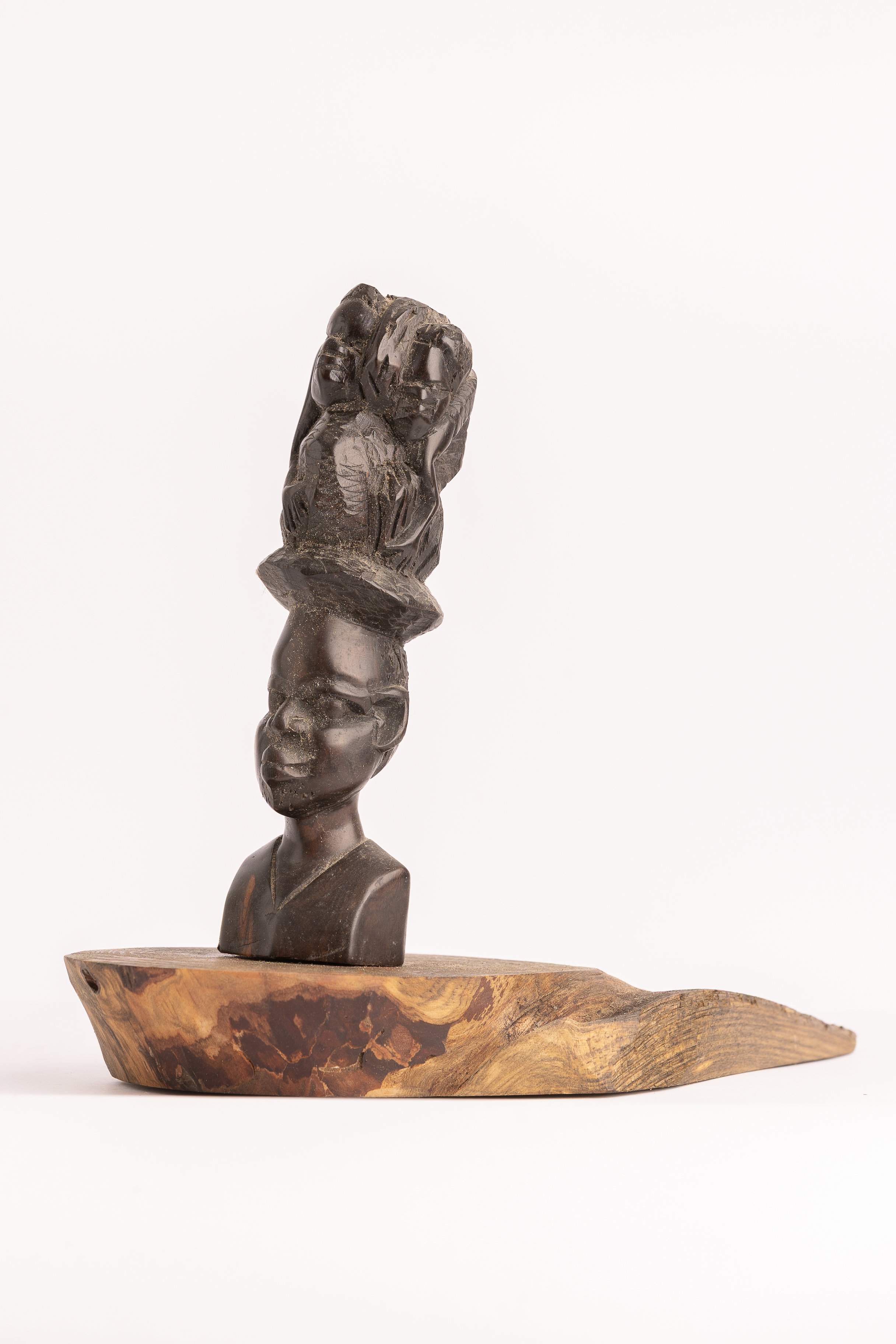 Photographing sculptures in tap/wood