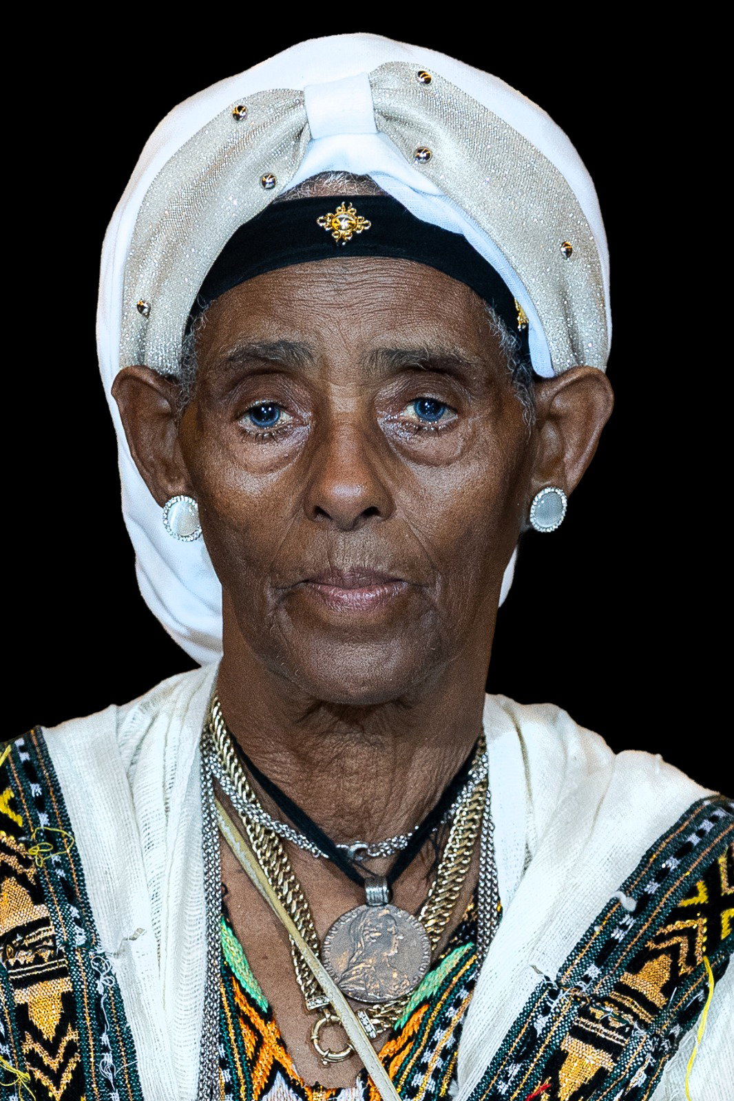 Manalbish Yaakov is 89 years old.