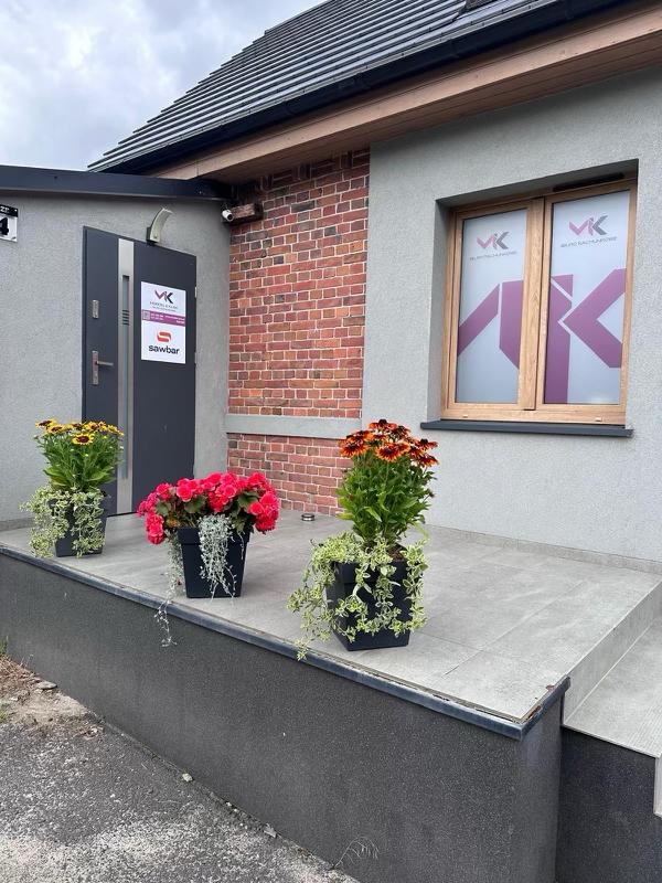 Oklejanie witryn folią