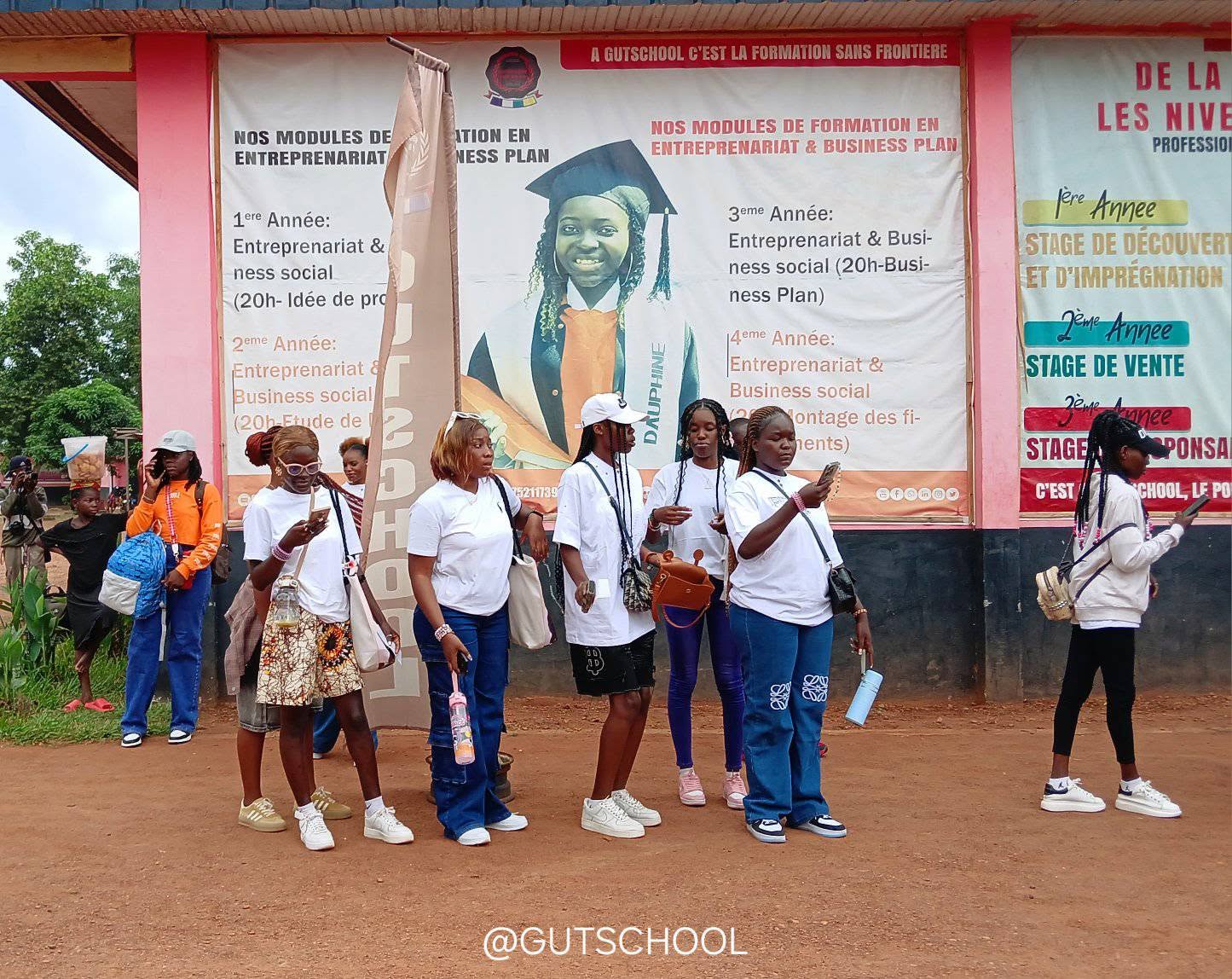 GUTSCHOOL sluit die akademiese jaar af met 'n vriendelike piekniek in Boali (8 Oktober 2025)