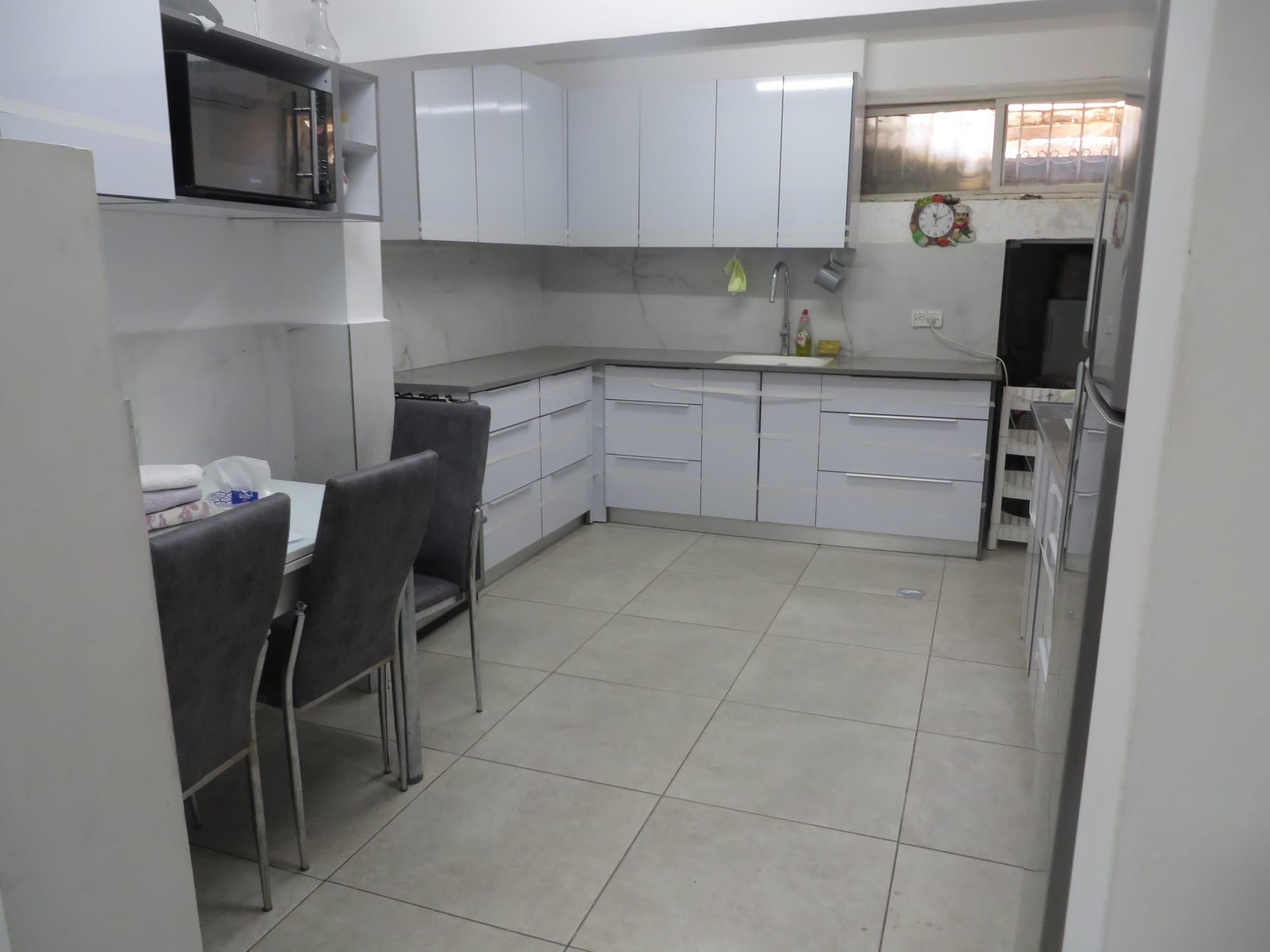 דירת חמישה חדרים להשכרה