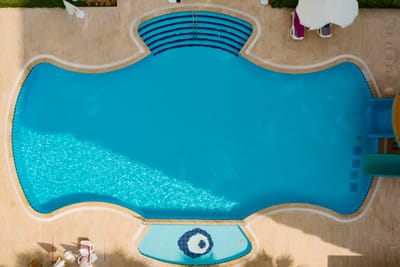 شركة Waves Pool: الريادة في تصميم وبناء وصيانة المسابح الفاخرة في السعودية