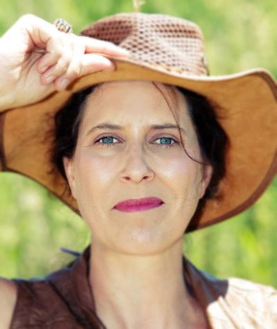 🎥 The Many Hats of Lesley – On YouTube 🎥