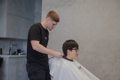 Buzz Cut Services for Men in St Leonards, NSW – A Perfect Grooming Experience at OMALIA