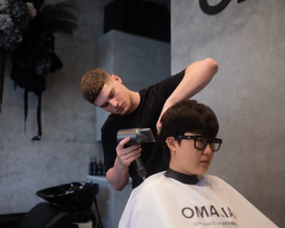 Expert Haircuts and Fades in St Leonards, NSW – Experience the Best at OMALIA