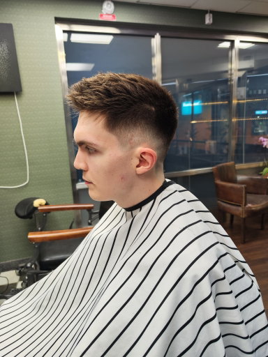 Discover Expert Hair and Beard Styling at Old Fashioned Barbershop – Razor Cuts and Shaves Like Never Before