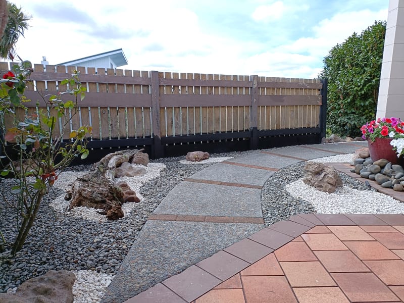 Exposed Aggregate concrete and Paving Pathway