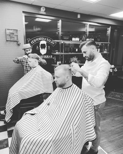 Ultimate Grooming Experience: Hot Towels, Barber Shaves, and Classic Cuts in Stockholm
