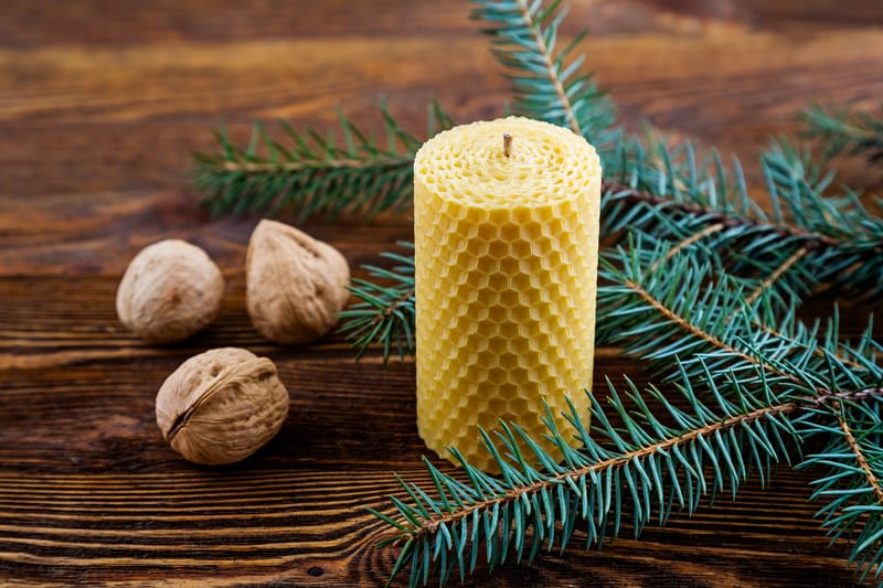 🕯️ Top 10 Benefits of Using Beeswax Candles in Your Home