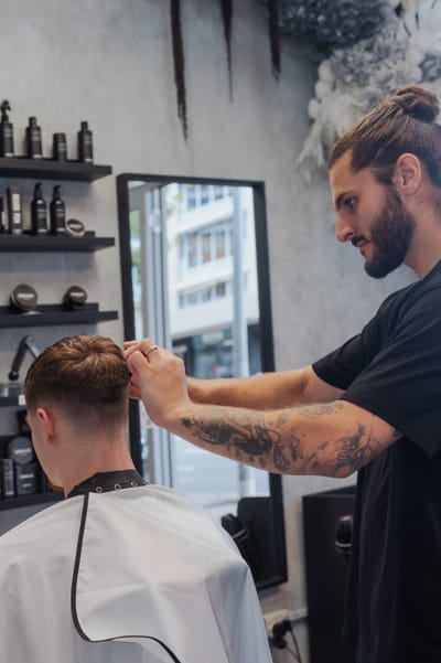 Buzz Cut Services for Men in St Leonards, NSW – A Perfect Grooming Experience at OMALIA