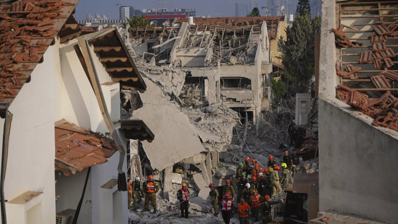 صواريخ ومسيّرات وتهديدات .. إيران وإسرائيل تتبادلان الضربات الجوية العنيفة