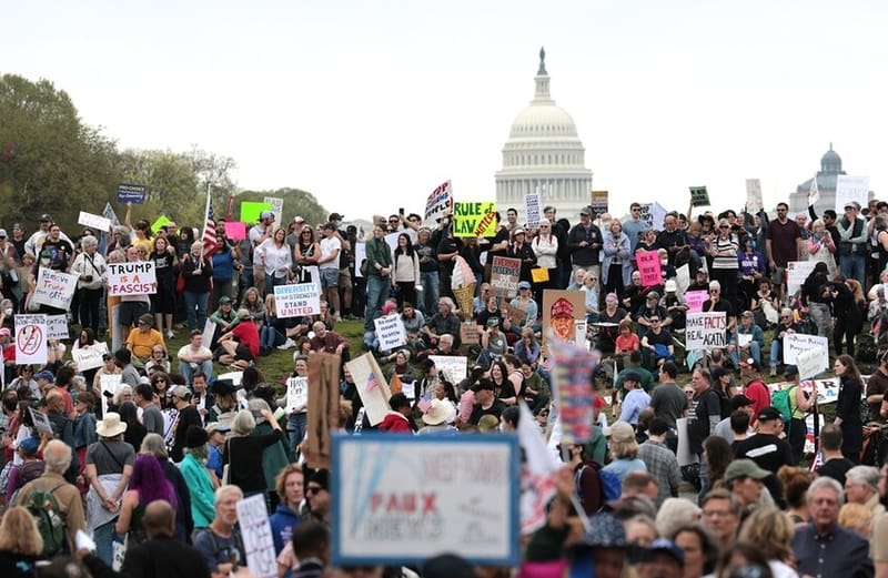 موقف الرأي العام الأمريكي من انضمام واشنطن لإسرائيل في الحرب ضد إيران