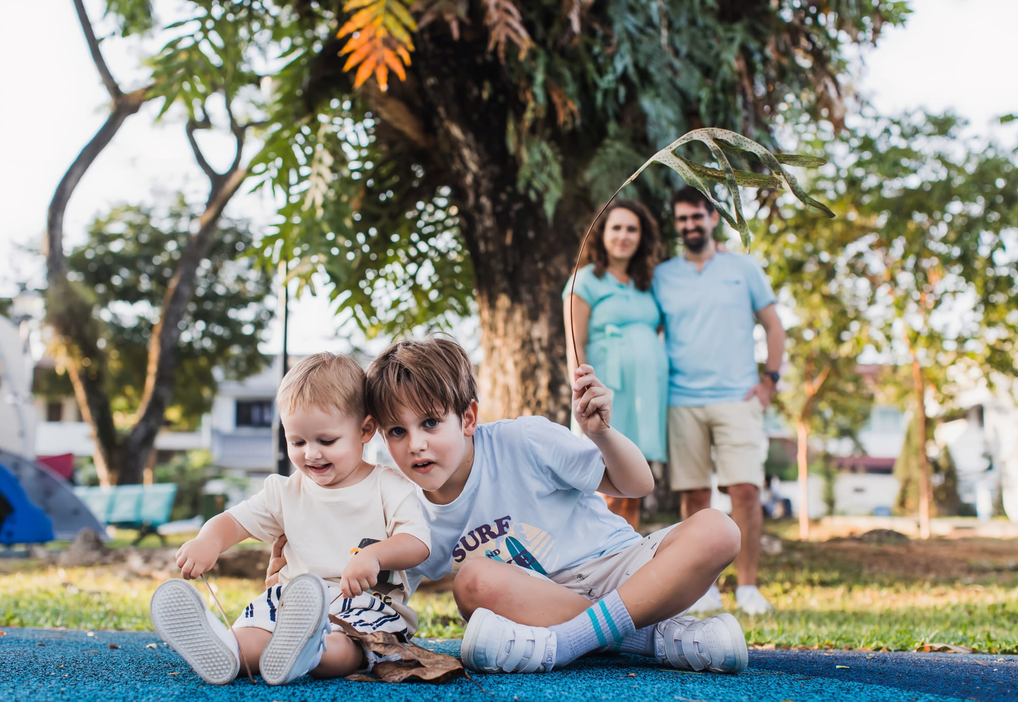 Different from the traditional posed or studio session. I capture your family as you are. Your Babies are born perfect just as they are, I believe they should never be placed in any unnatural positions during their photoshoots.