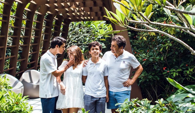 A true meanfuling and emotional family photoshoot