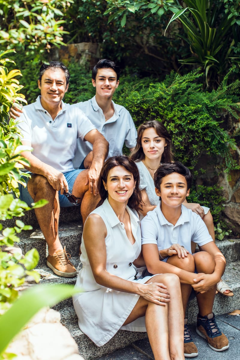 A true meanfuling and emotional family photoshoot