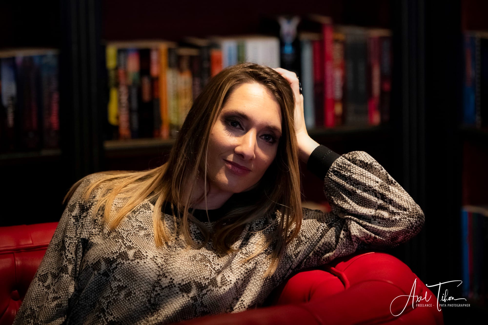Interview de la Chanteuse Belge Evi OROSZ , sur son  (clip vidéo Shadow ).