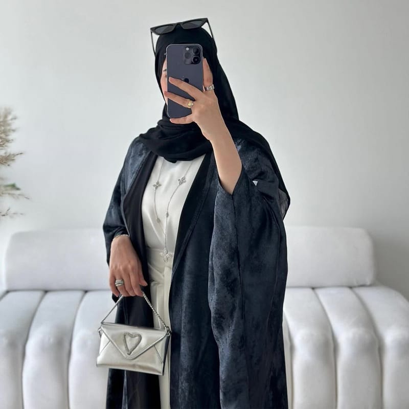 تسوقي أزياء العبايات النسائية الفاخرة مع متجر إشتري – أناقة محتشمة في كل مرة